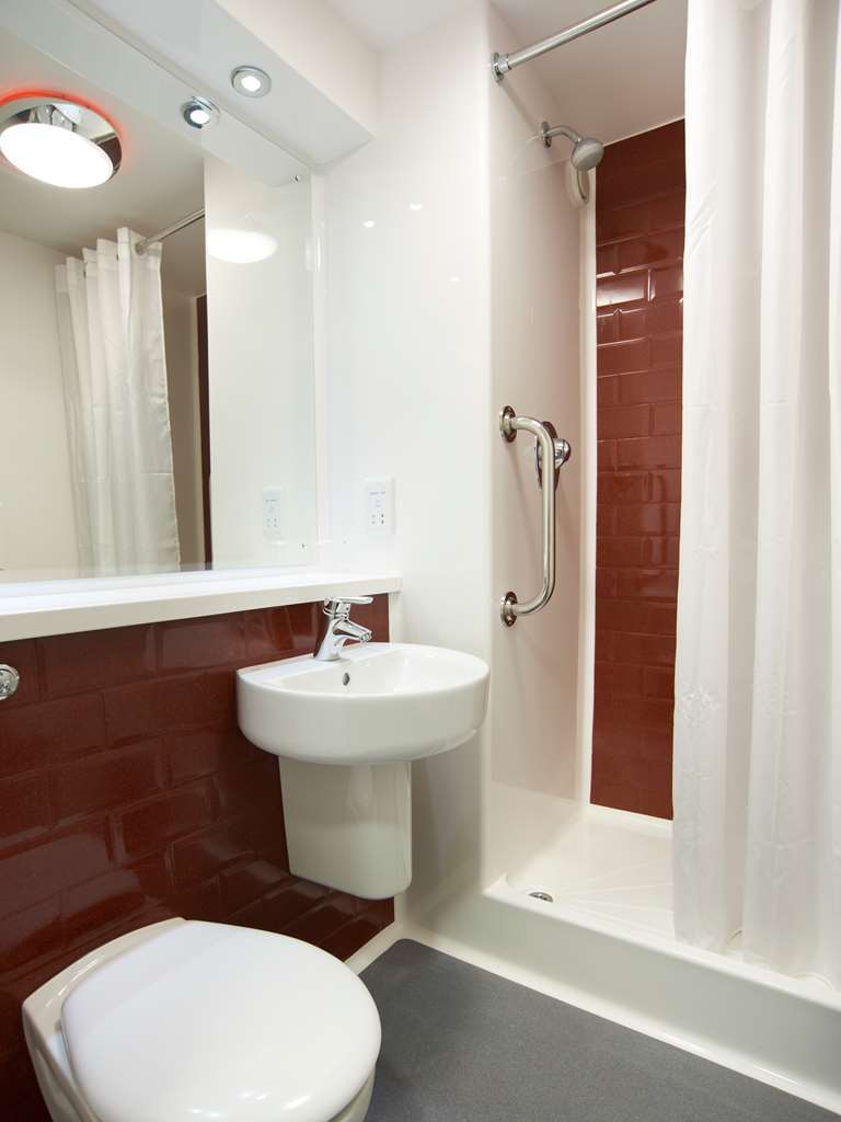 Travelodge London Barking Szoba fotó
